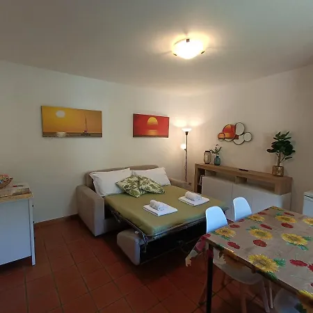 Riva Bianca Castle Holiday Home Lierna Exterior foto