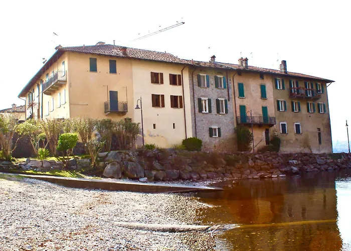 Riva Bianca Castle Holiday Home